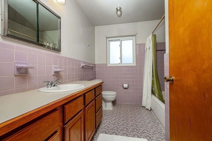 Building Photo - 37820 Dardanella St