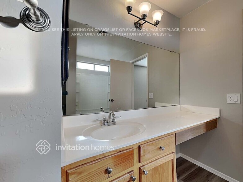 Building Photo - 136 S 111th St