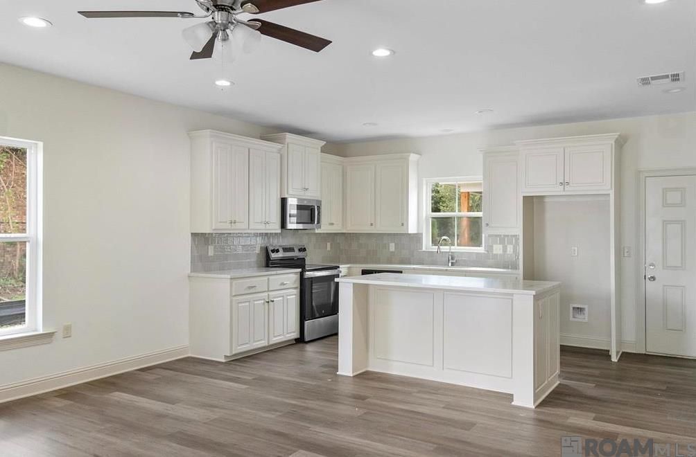 Building Photo - 6908 Goya Ave