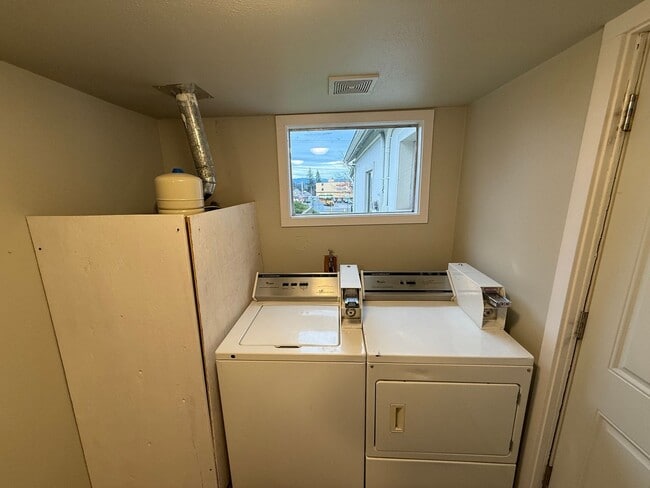 Building Photo - 2726 - MDL Capital Partners