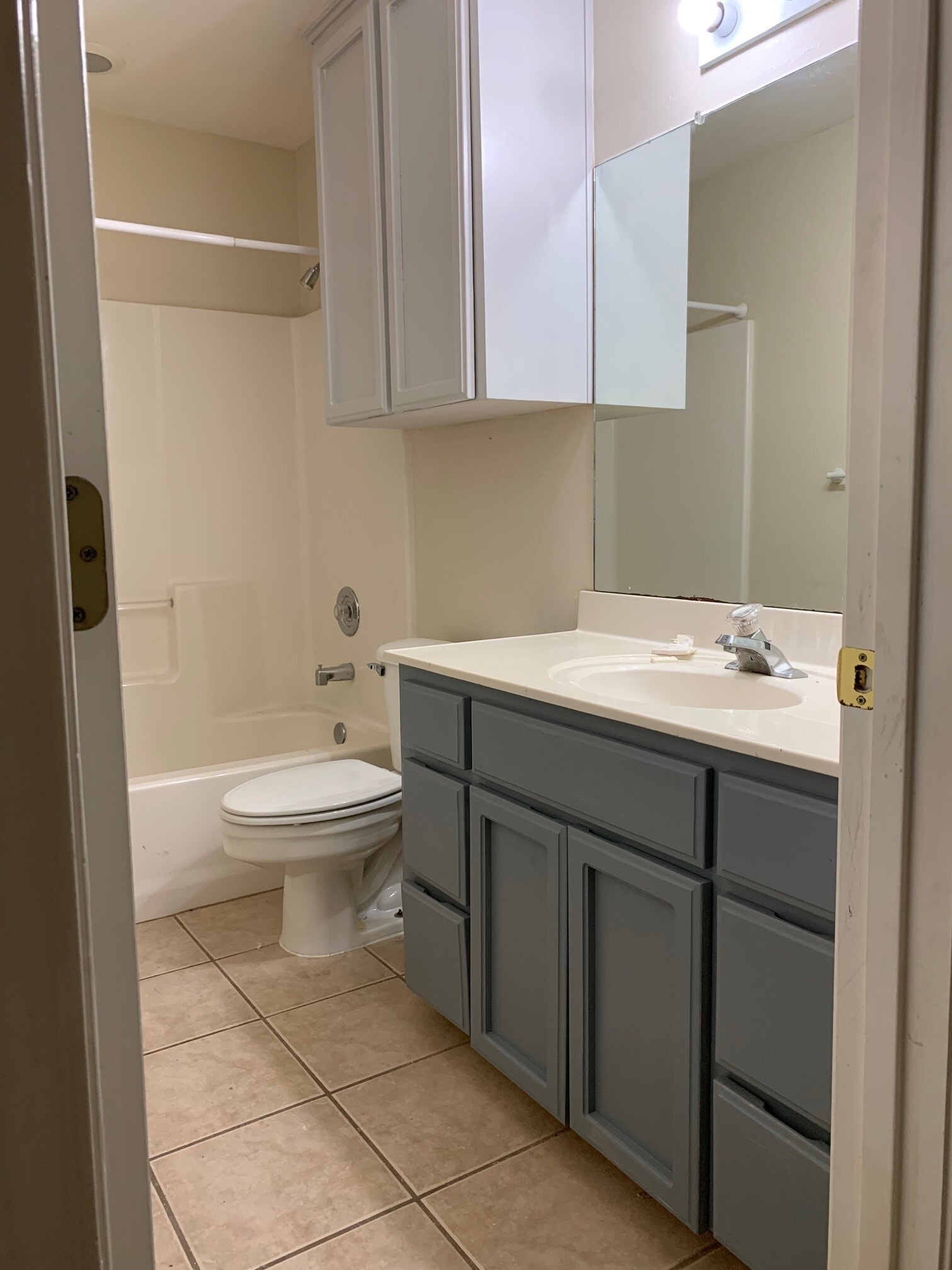 Bath 2 - 13661 Teague Ln