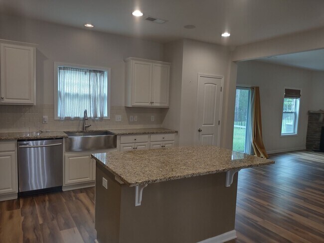 Building Photo - Wonderful Two Story Four Bedroom Three Full Bathrooms Home in Elgin SC