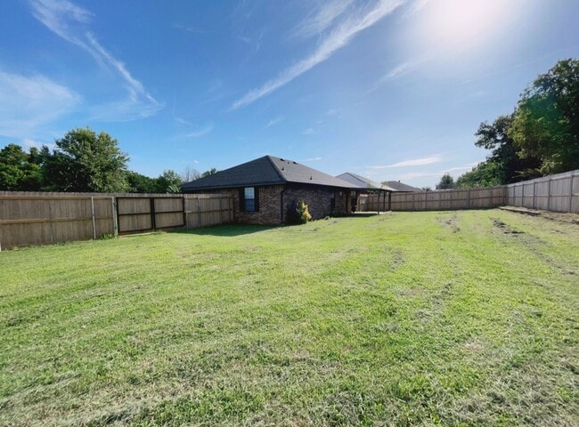 Building Photo - Fenced yard/Storage building/Close to coll...