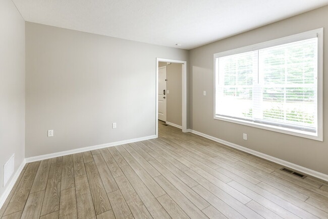 Building Photo - 11 Meadow Way SW