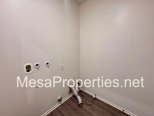 Building Photo - 11784 Ginger St