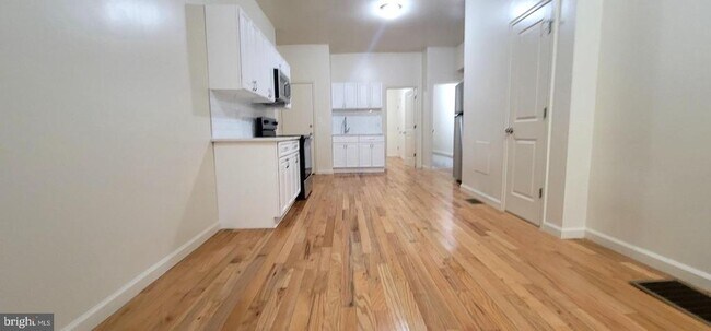 Primary Photo - 1214 W Hilton St