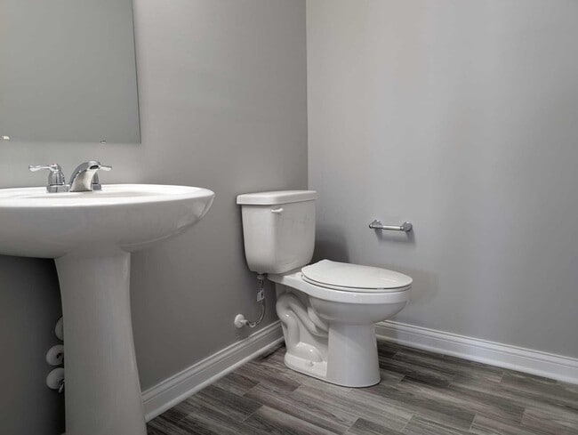 Building Photo - 7301 Aster Wy