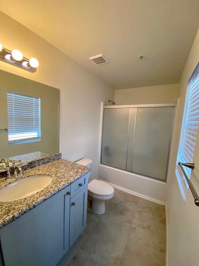 Building Photo - 809 W Duarte Rd