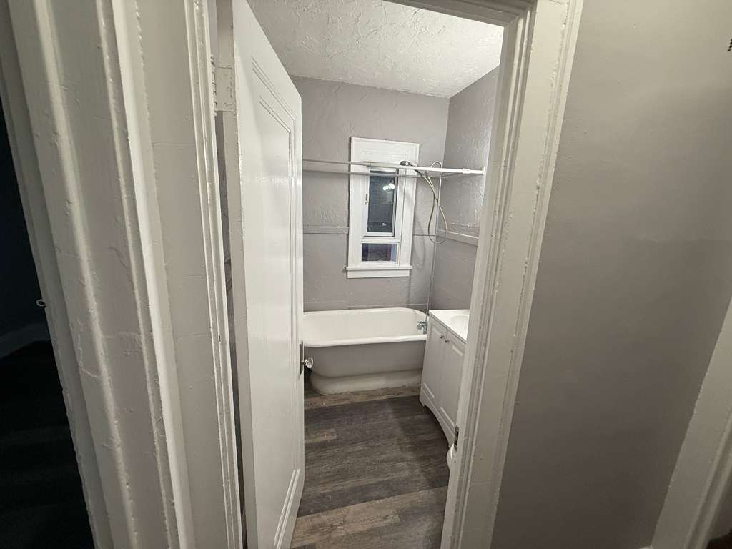 Building Photo - 392 E 147th St