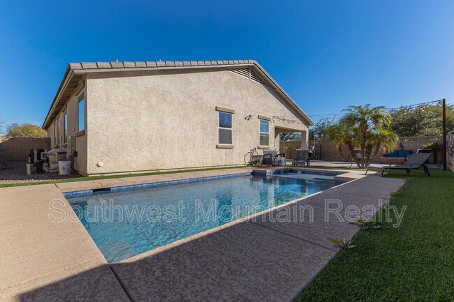 Building Photo - 17809 W Lincoln St