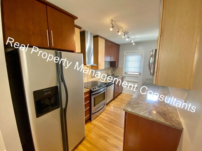 Building Photo - 4209 Clark Ave