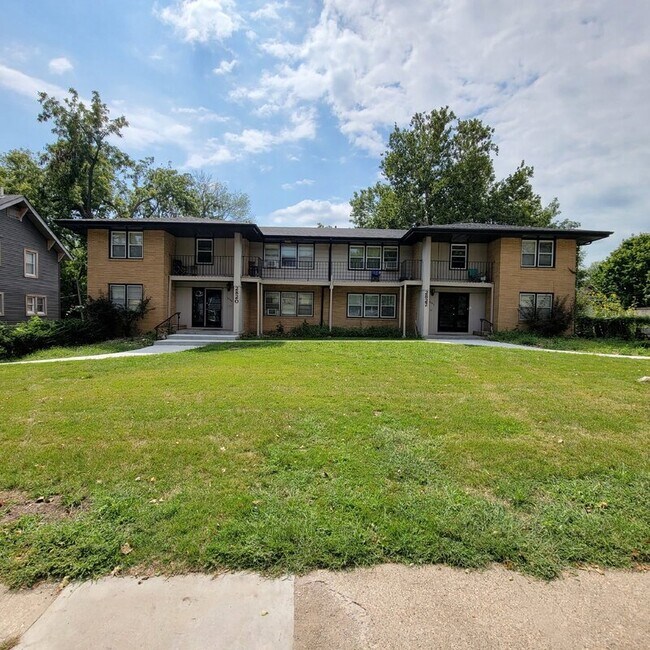 Building Photo - 2822 Kingman Blvd