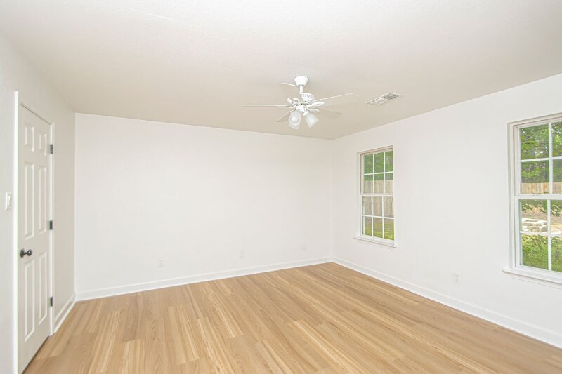 Building Photo - 315 Autumn Dr
