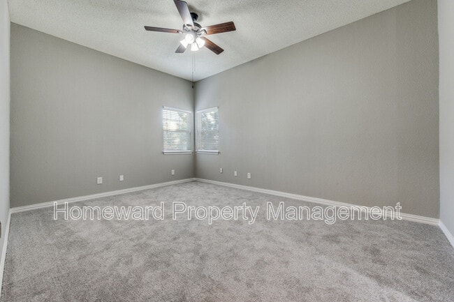 Building Photo - 2211 Heritage Cir