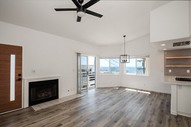 Building Photo - 215 Moonstone St