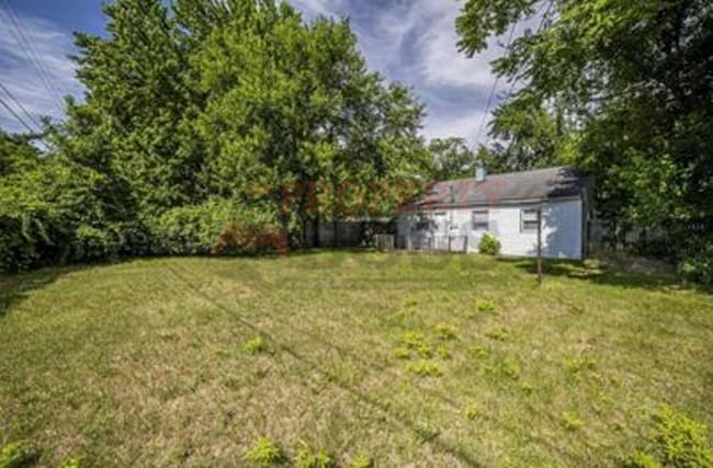 Building Photo - 606 N Calumet Ave