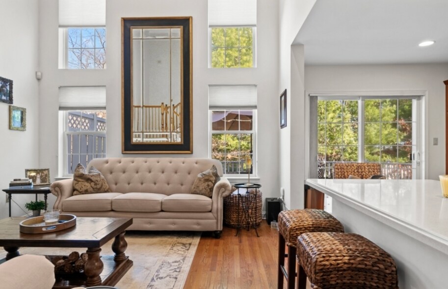 Building Photo - 14 Minuteman Ct