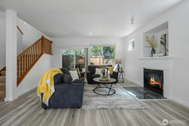 Building Photo - 4 Bed + Bonus Room, 2.5 Bath Home in Coyote Ridge w/ Park Access & Garage!