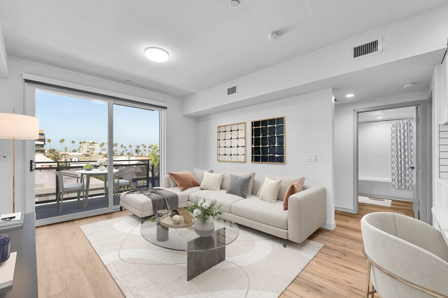 Building Photo - 1240 Magnolia Ave