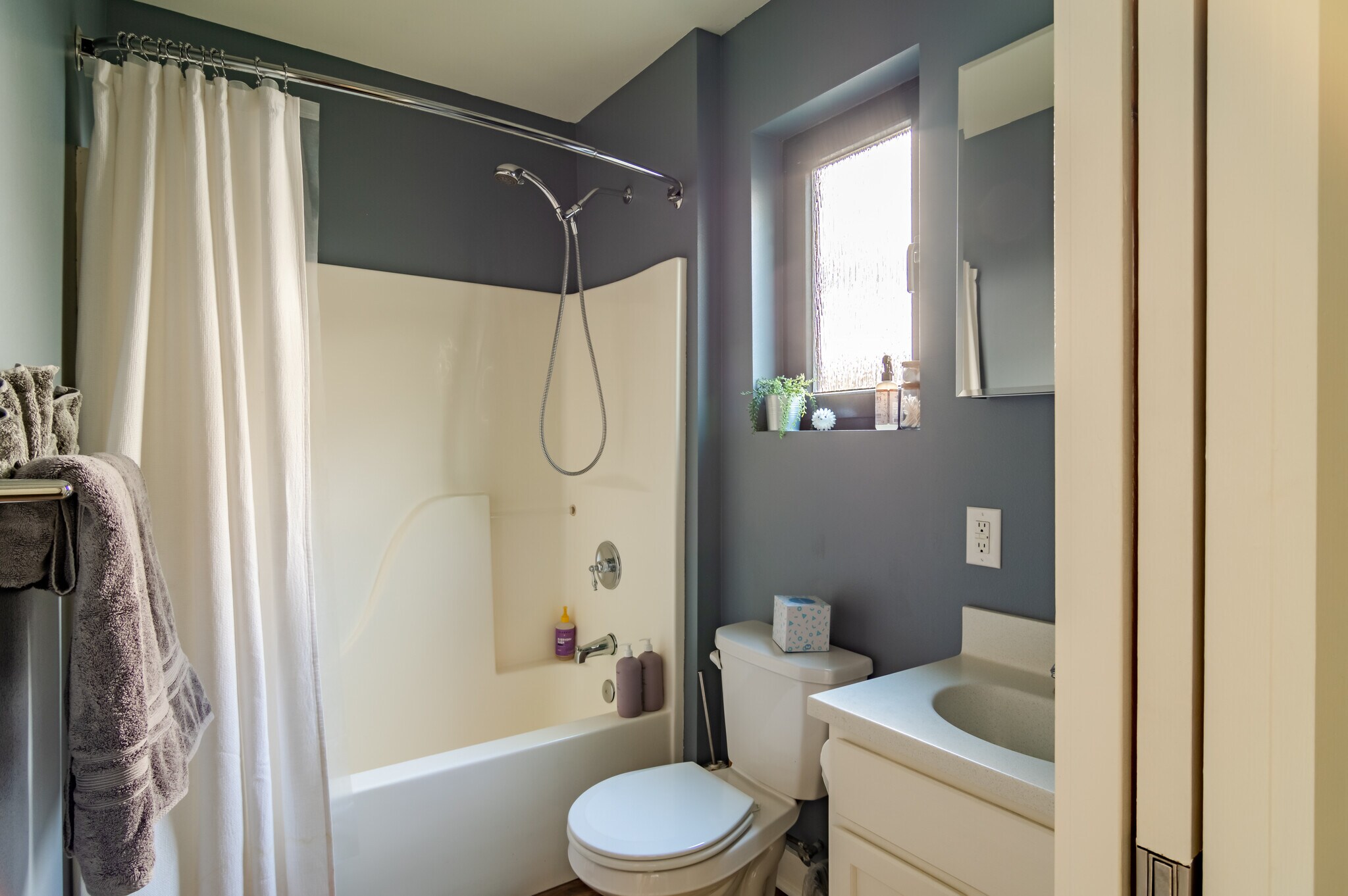 Building Photo - 1629 13th Ave