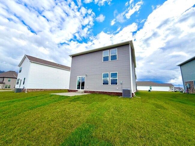 Building Photo - 913 Moray Ln