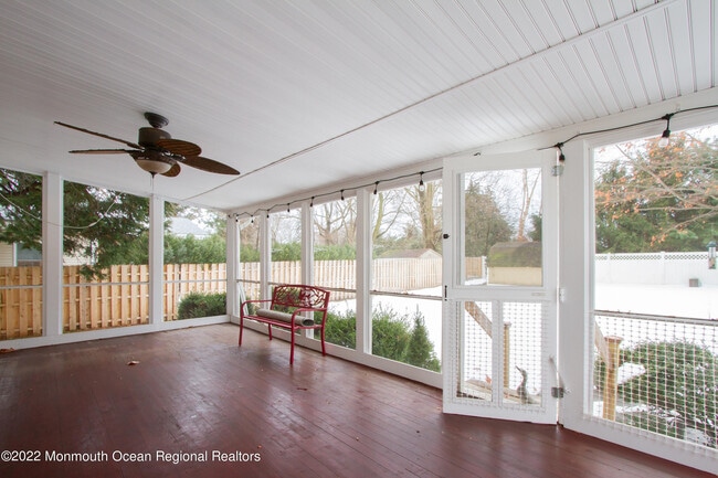 Building Photo - 40 Rumson Rd