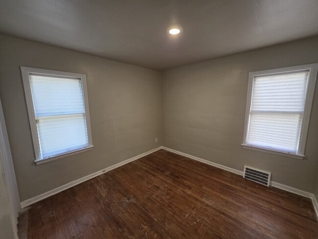 Building Photo - 20101 Biltmore St