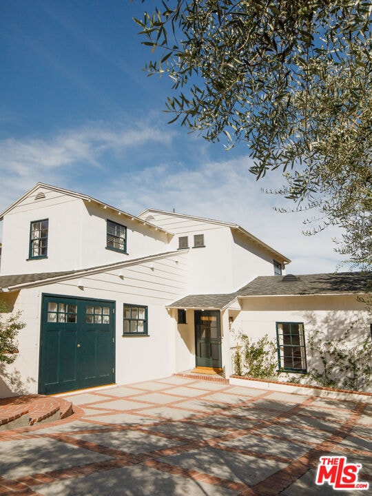 Building Photo - 2150 Moreno Dr