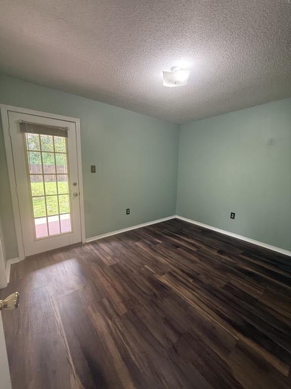 Building Photo - 1745 James Buchanan Dr