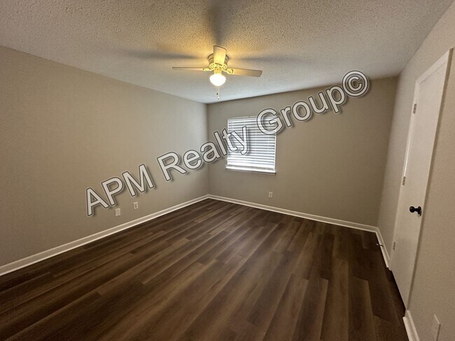 Building Photo - Cherry Hall Townhomes