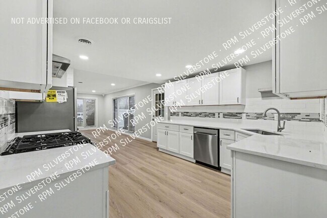 Building Photo - 2839 W Avon Rd