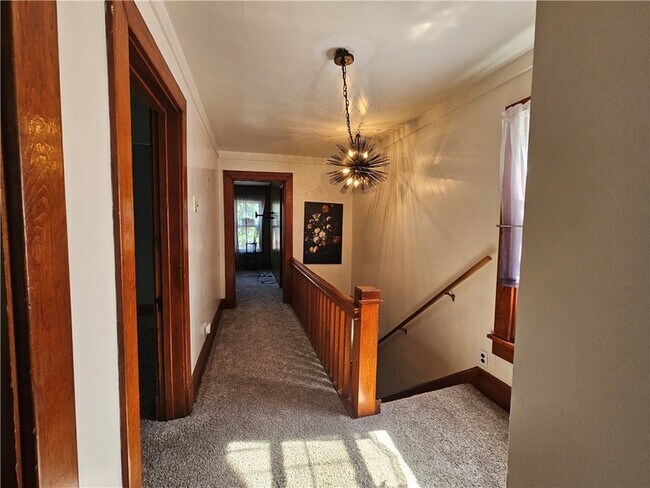 Building Photo - 1127 Highland St