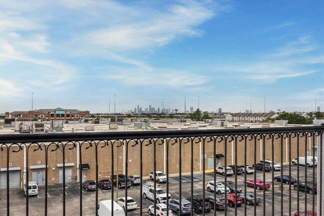 Building Photo - 1352 Kent Grv Pl