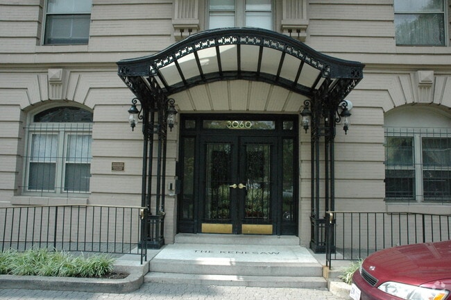 Building Photo - La Renaissance