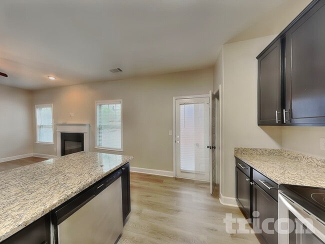 Building Photo - 498 Kirkland Dr