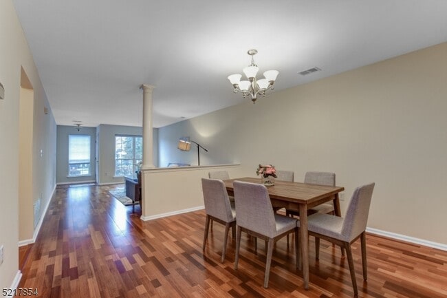 Building Photo - 118 Constitution Way