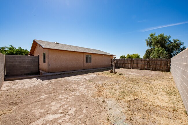 Building Photo - 4598 W 18th Ln