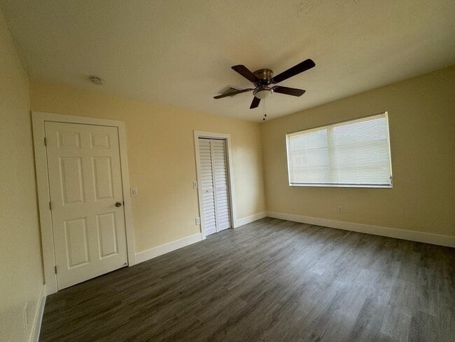 Building Photo - 6817 SW 10th St