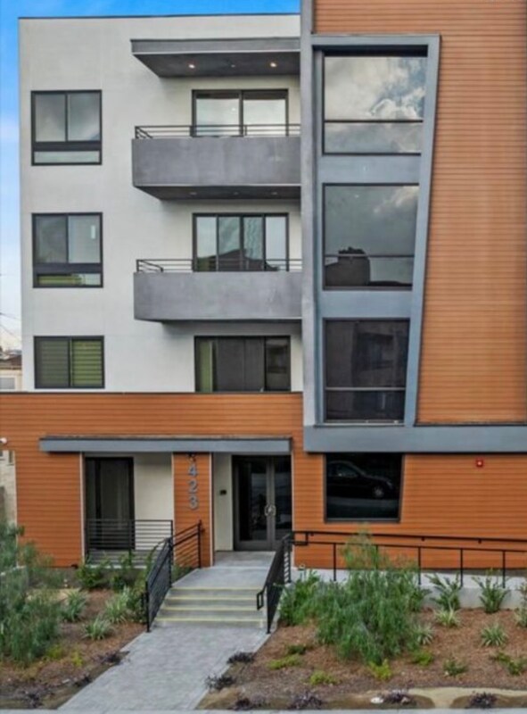 Building Photo - 423 Oak St