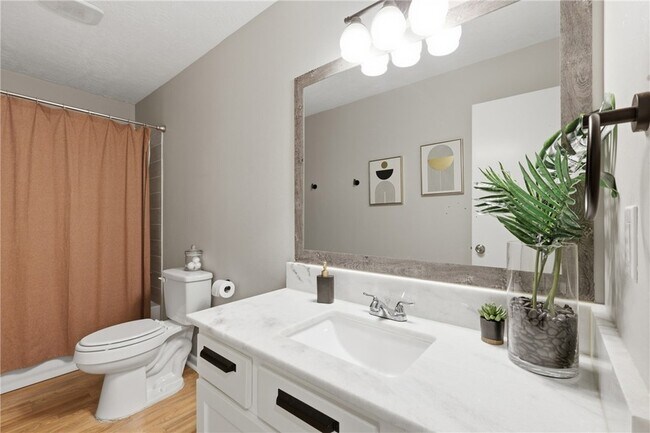 Building Photo - 3821 Brighton Dr