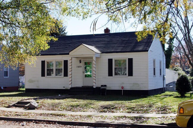 Building Photo - Fourqurean Lane  - Three bedroom