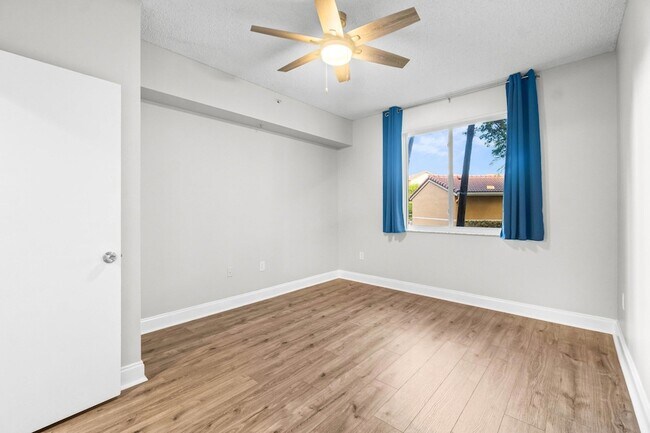 Building Photo - 1000 Scotia Dr