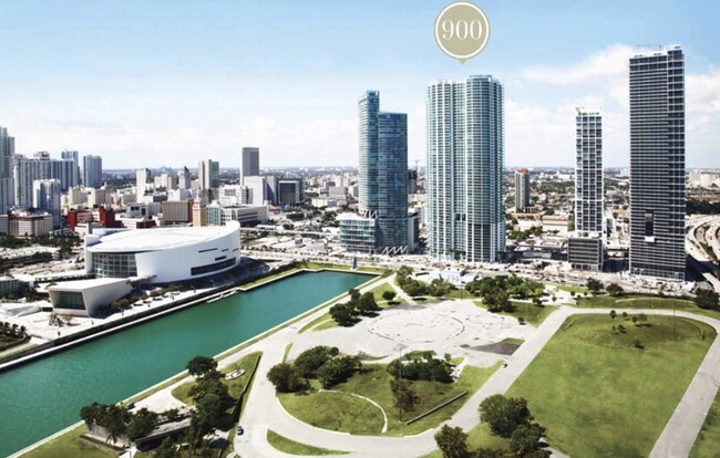 Building Photo - 900 Biscayne Blvd