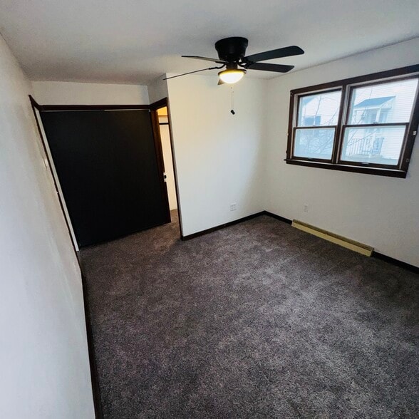 Primary bedroom - 412 Pearl Lake Rd