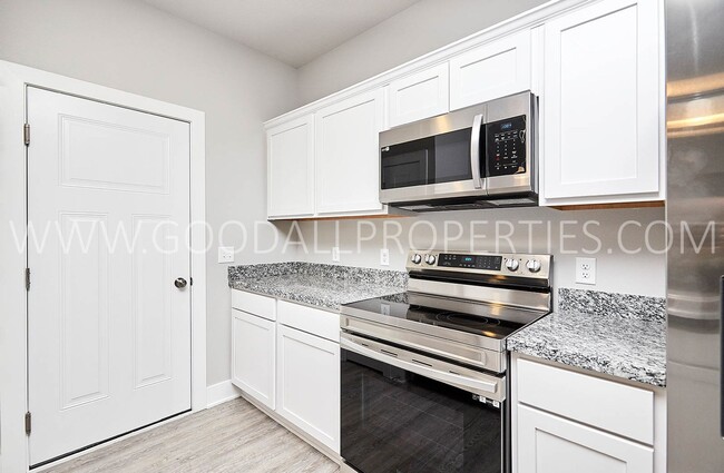 Building Photo - Beautiful 3 bedroom 2.5 bath townhome in W...