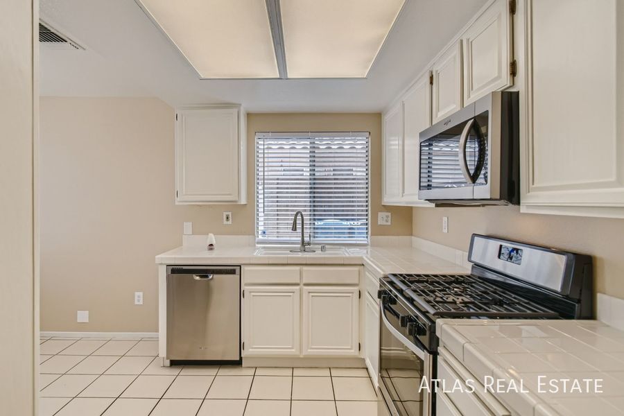 Building Photo - 4405 Sandhorse Ct