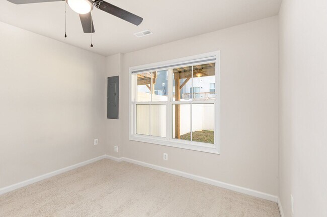 Building Photo - 3916 Applegate Ct