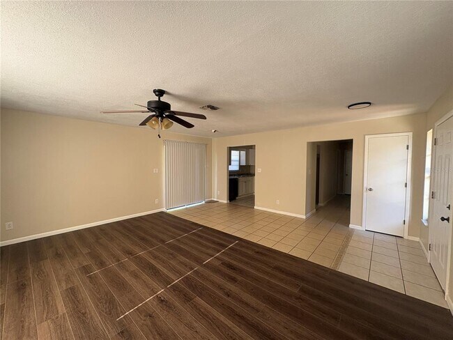 Building Photo - 3122 Julia Ct