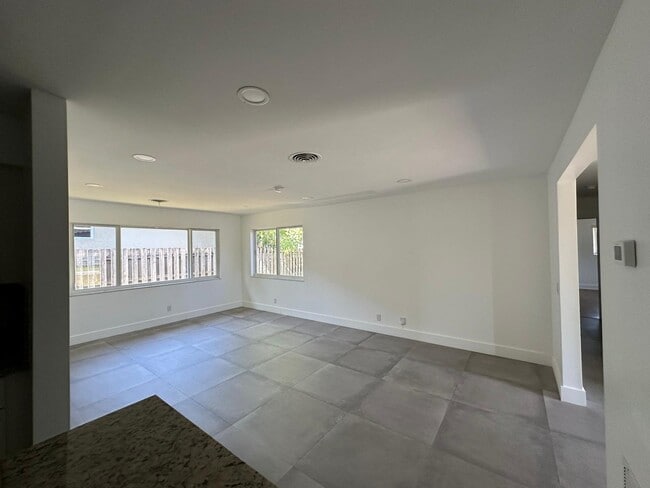 Building Photo - 4407 Arthur St