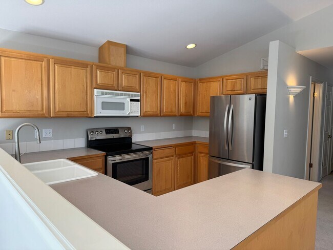 Building Photo - 2bd/2ba Edmonds Condo